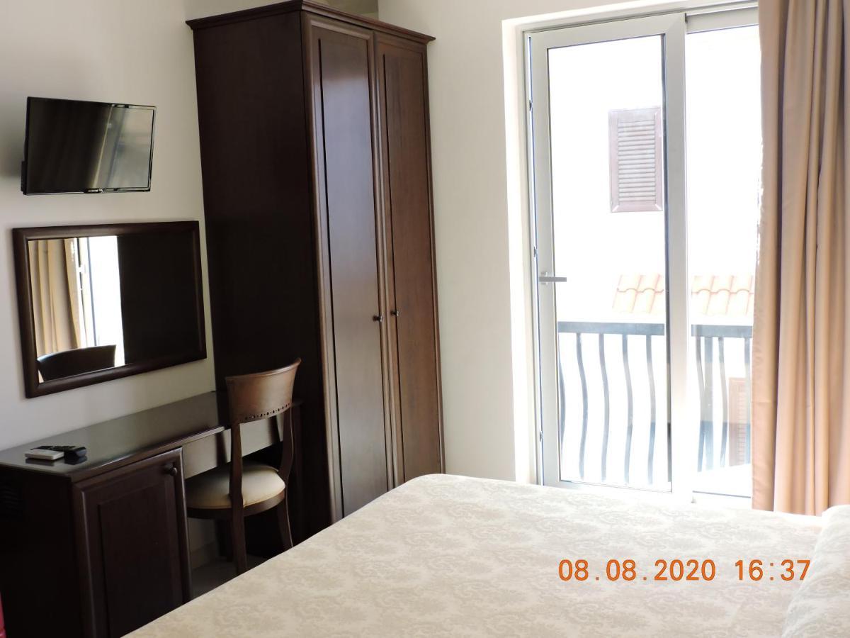 B&B Aquila Reale Portopalo Di Capo Passero ภายนอก รูปภาพ