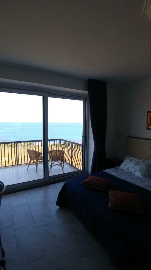 B&B Aquila Reale Portopalo Di Capo Passero ภายนอก รูปภาพ
